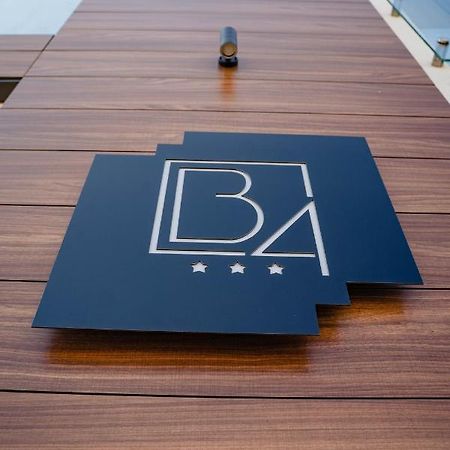 Hotel B4 Oradea Extérieur photo