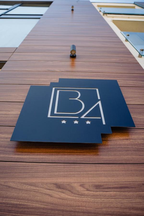 Hotel B4 Oradea Extérieur photo