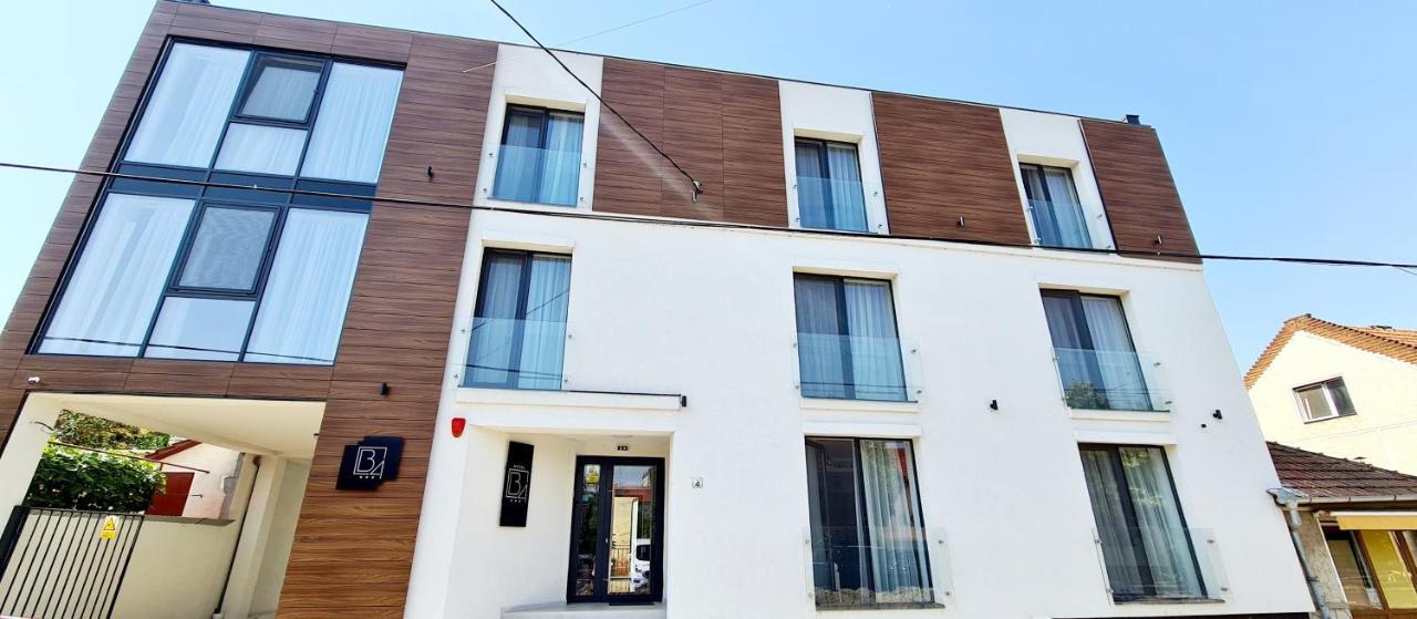 Hotel B4 Oradea Extérieur photo