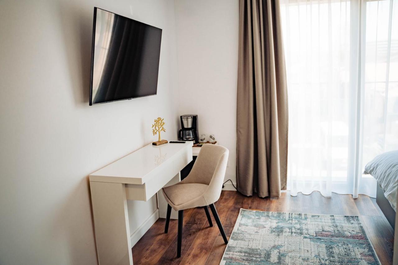 Hotel B4 Oradea Extérieur photo
