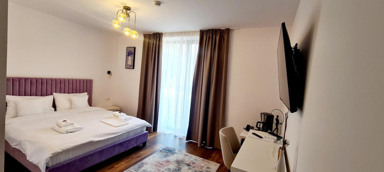 Hotel B4 Oradea Extérieur photo