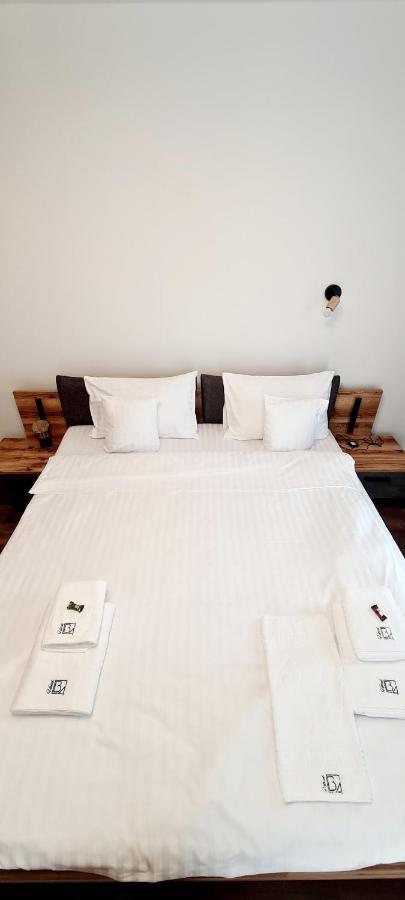Hotel B4 Oradea Extérieur photo