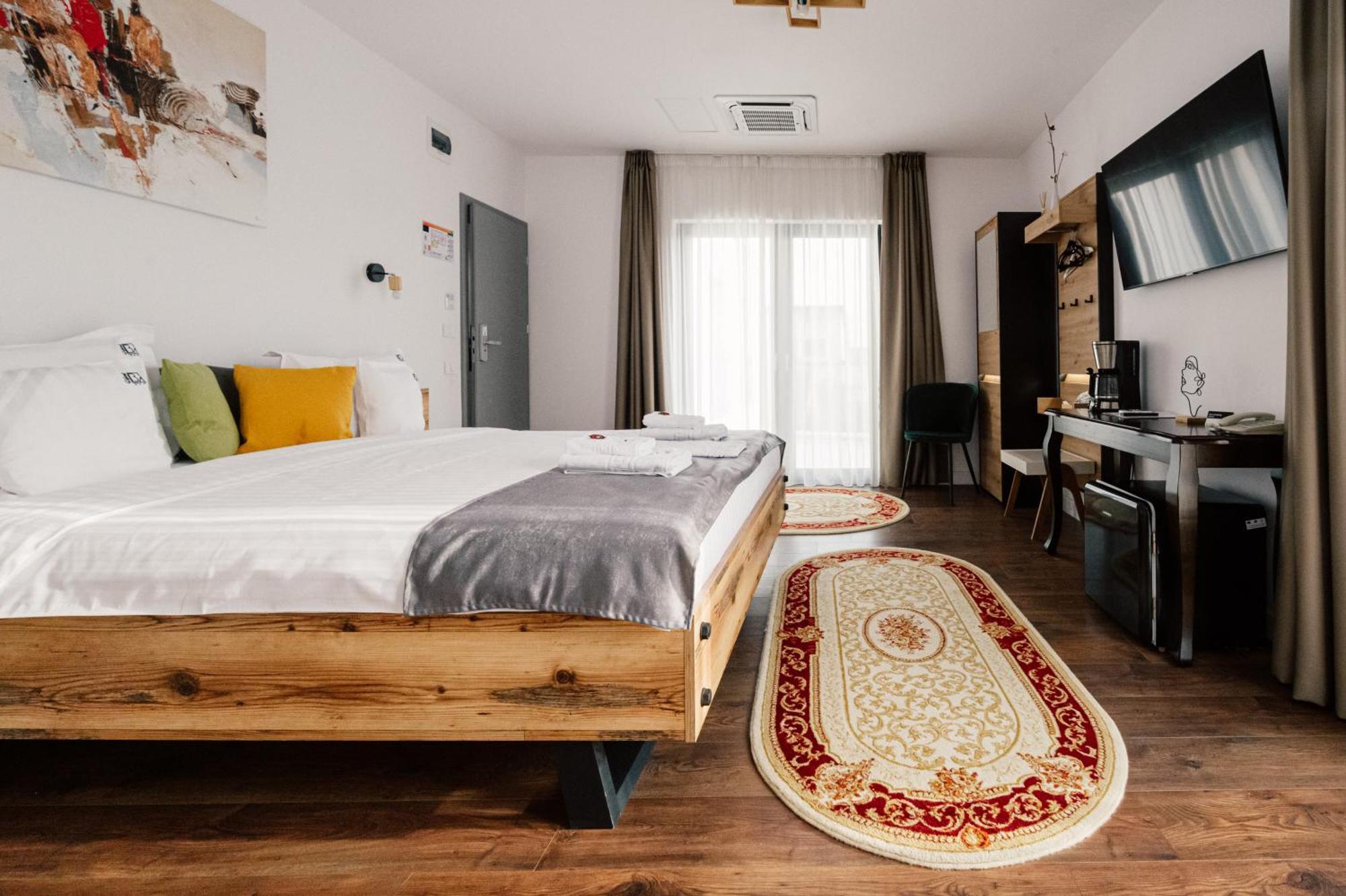 Hotel B4 Oradea Extérieur photo