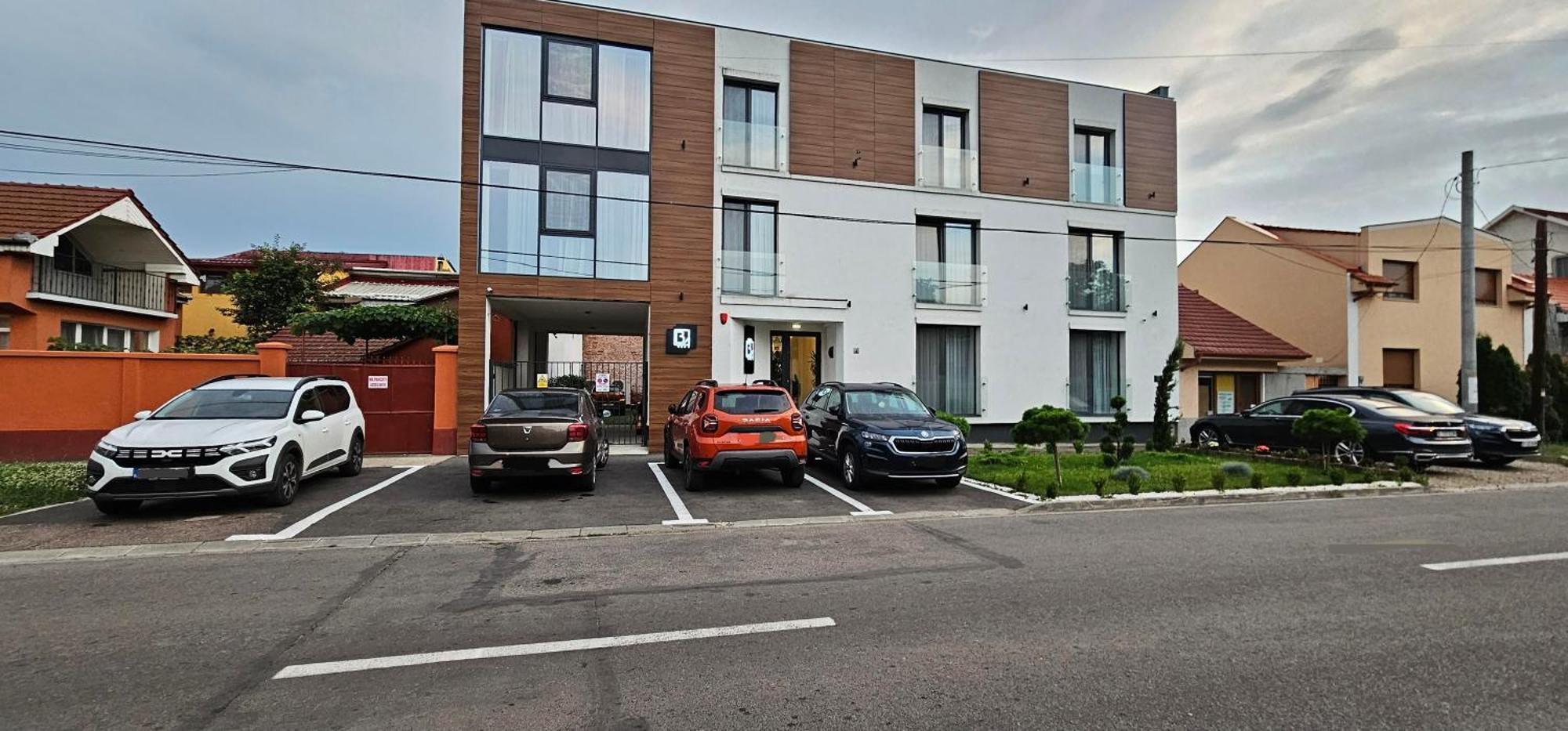 Hotel B4 Oradea Extérieur photo